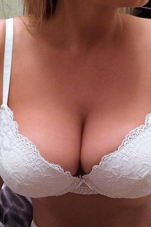 Проститутка и Индивидуалка Елена у метро Приморская СПб