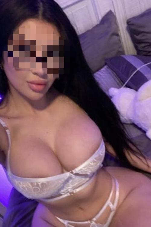 Проститутка и Индивидуалка Мила у метро Парнас Питера