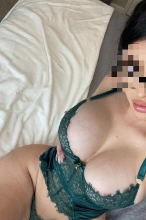 Проститутка и Индивидуалка Мила у метро Парнас Питера