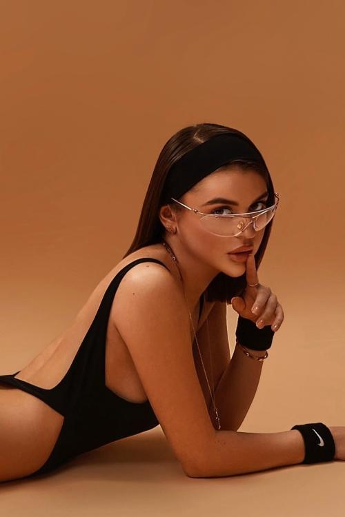 Проститутка Поля у метро Чернышевская в Питере