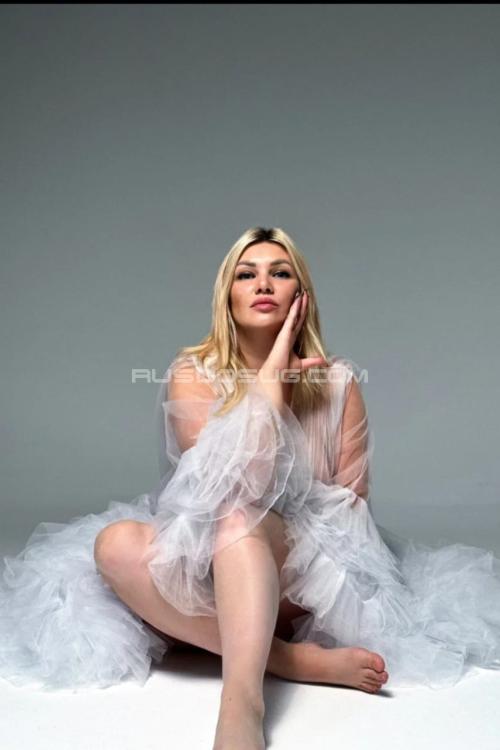 Проститутка и Индивидуалка Алина у метро Электросила в Питере