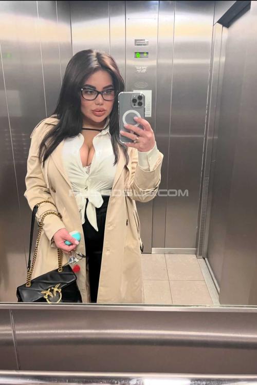 Проститутка и Индивидуалка Кира у метро Старая Деревня СПб