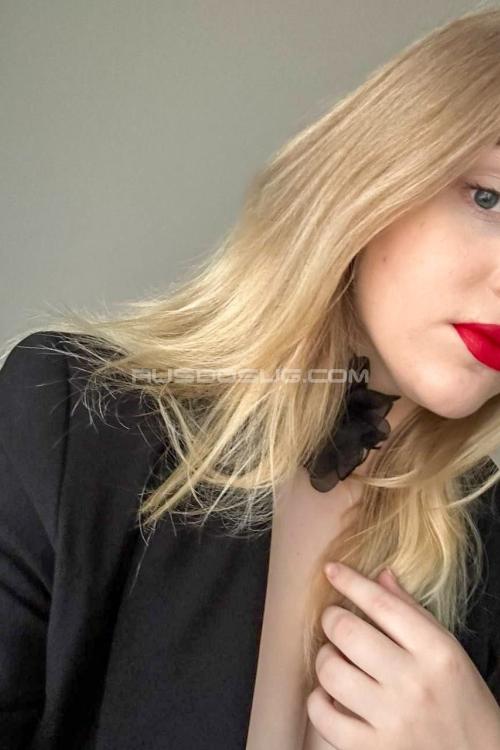 Проститутка и Индивидуалка Анюта у метро Московская СПб