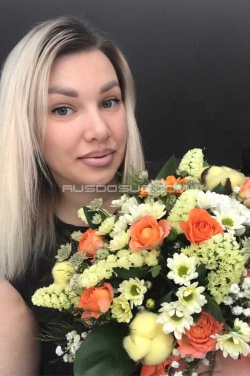 Проститутка и Индивидуалка Алина у метро Парк Победы в Питере