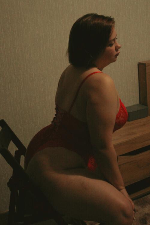 Проститутка и Индивидуалка Света МБР и ОВР у метро Ленинский проспект в Питере