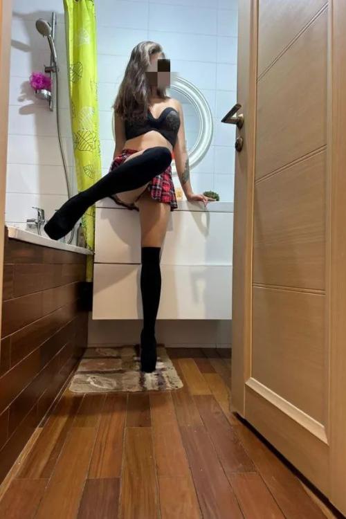 Проститутка и Индивидуалка Даша Принимаю Одна у метро Площадь Мужества Питера