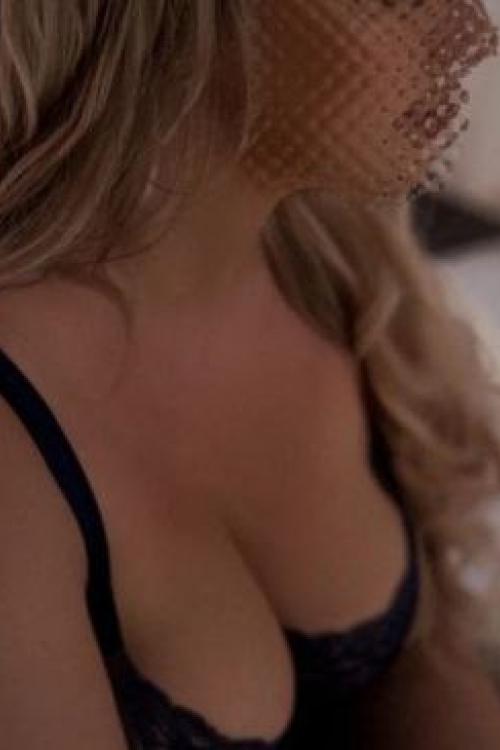 Проститутка Ева у метро Академическая Питера