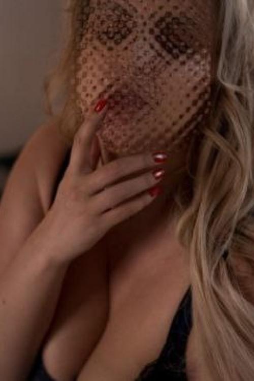 Проститутка Ева у метро Академическая Питера