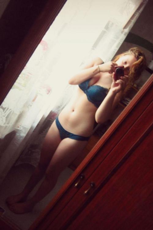 Проститутка и Индивидуалка Юля у метро Василеостровская в Питере