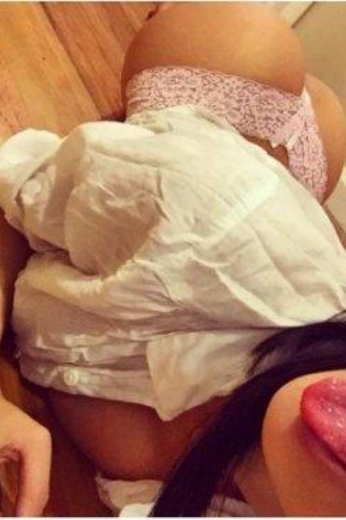 Проститутка Лида у метро Комендантский проспект в Питере