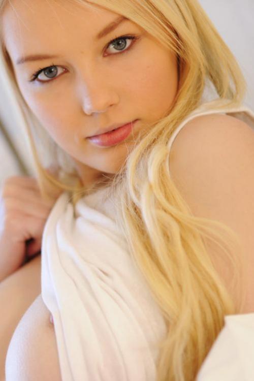 Проститутка и Индивидуалка Анюта у метро Горьковская СПб