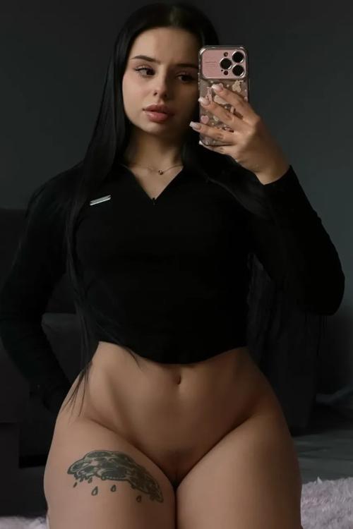 Проститутка Анютка у метро Старая Деревня в Питере