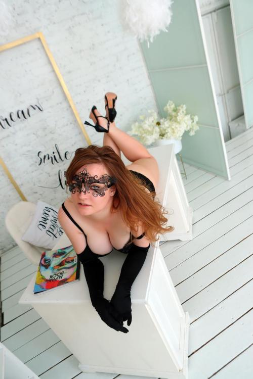 Проститутка и Подружка Даша у метро Горьковская СПб