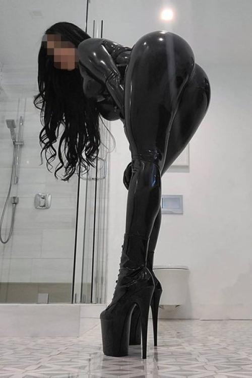 Проститутка Даша у метро Проспект Просвещения в Питере