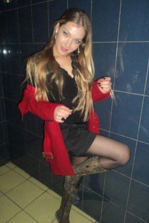 Проститутка и Индивидуалка Карина у метро Елизаровская в Питере