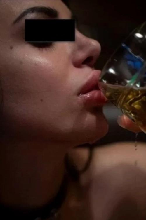 Проститутка Поля у метро Ладожская в Питере