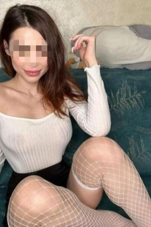 Проститутка Ульяна у метро Озерки в Питере