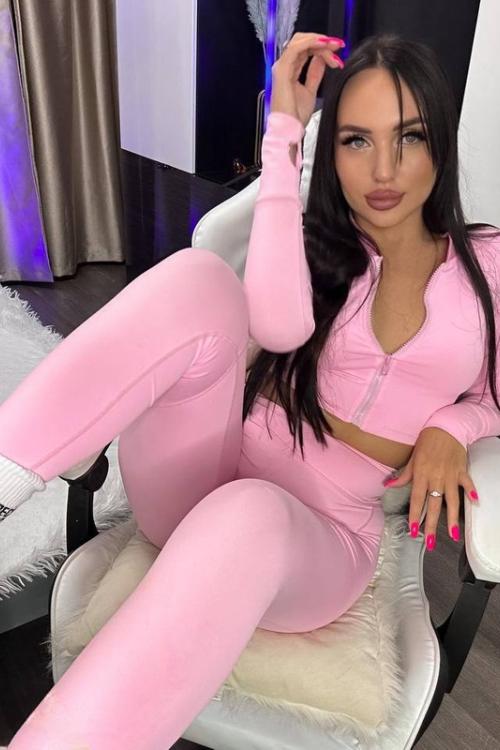 Проститутка и Индивидуалка Инга у метро Комендантский проспект Питера