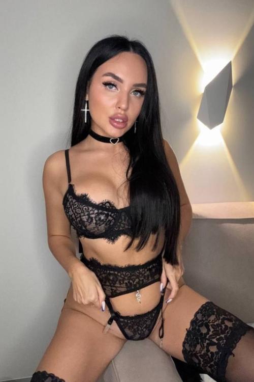 Проститутка и Индивидуалка Инга у метро Комендантский проспект Питера