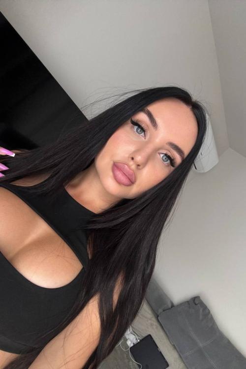 Проститутка и Индивидуалка Инга у метро Комендантский проспект Питера