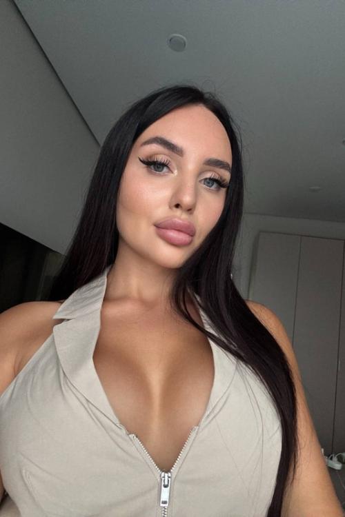 Проститутка и Индивидуалка Инга у метро Комендантский проспект Питера