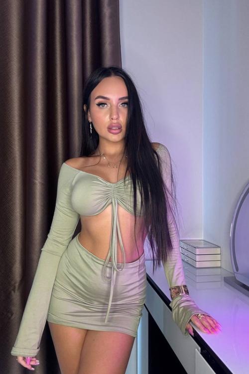 Проститутка и Индивидуалка Инга у метро Комендантский проспект Питера