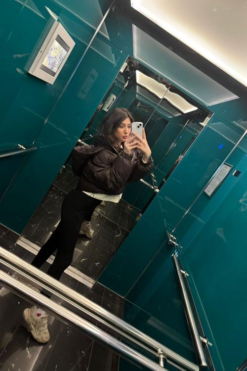 Проститутка и Индивидуалка Карина 24/7 у метро Московская Питера