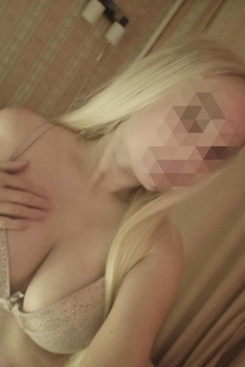 Проститутка и Индивидуалка Катя у метро Комендантский проспект СПб