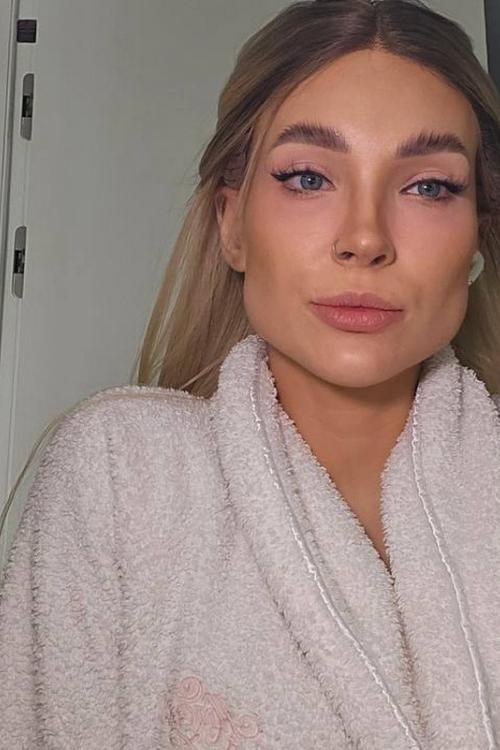 Проститутка и Индивидуалка Кристина у метро Комендантский проспект СПб