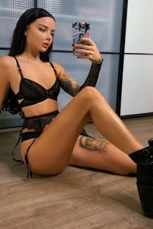 Проститутка Ксюша у метро Невский проспект СПб