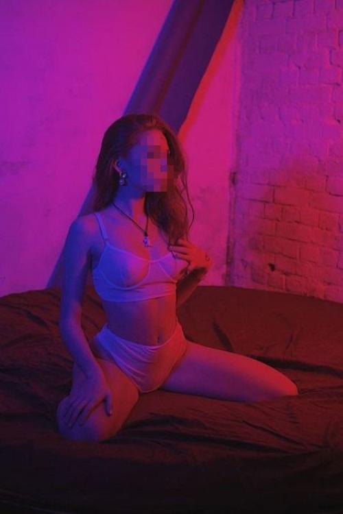 Проститутка и Индивидуалка Лена у метро Ленинский проспект СПб