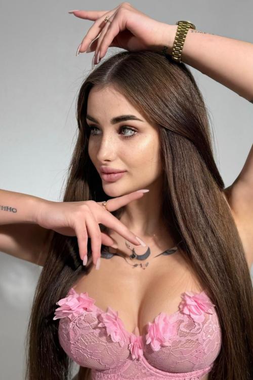 Проститутка и Индивидуалка Лили у метро Невский проспект в Питере