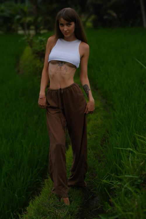 Проститутка и Индивидуалка Лилия у метро Сенная площадь Питера