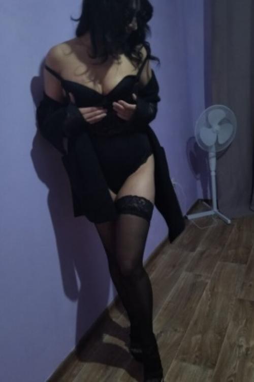 Проститутка Марина у метро Удельная в Питере