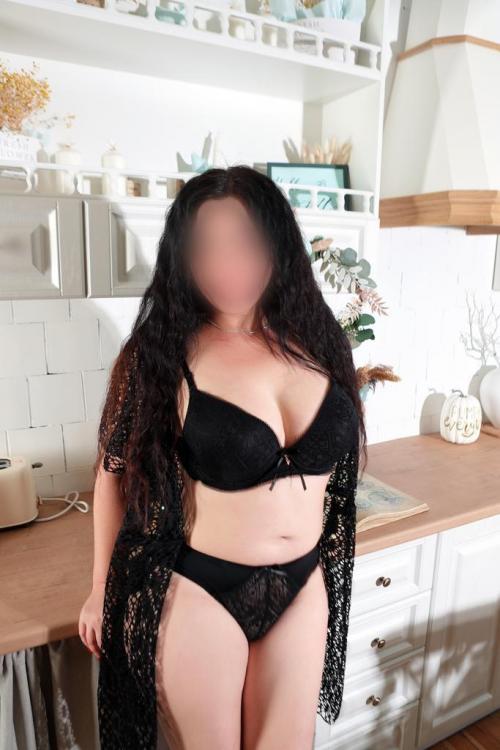 Подружка и Пара Соня у метро Чернышевская СПб