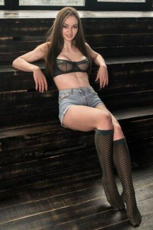 Проститутка и Индивидуалка Соня у метро Московская в Питере