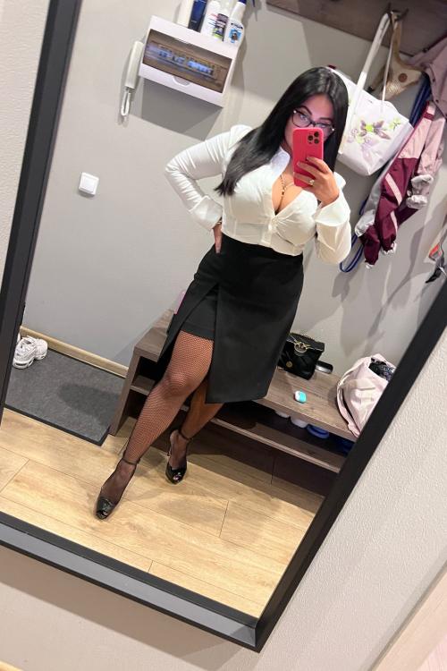 Проститутка и Индивидуалка Вика у метро Академическая Питера