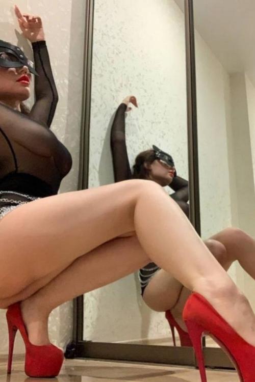 Проститутка Вика АНАЛ у метро Старая Деревня в Питере