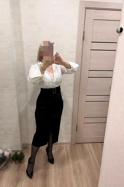 Проститутка Юля у метро Парнас в Питере