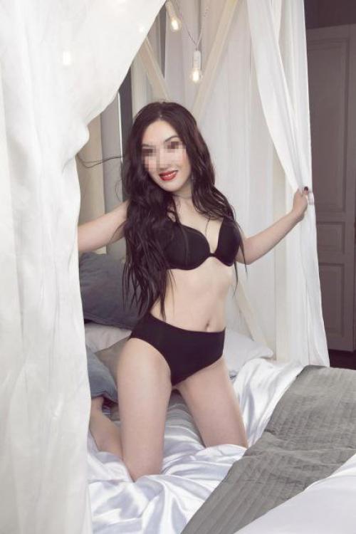 Проститутка и Индивидуалка Зара у метро Комендантский проспект Питера