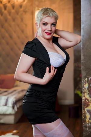 Проститутка и Индивидуалка Амели у метро Ленинский проспект Питера