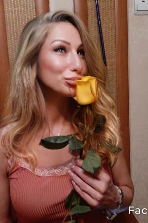 Проститутка и Индивидуалка ЛЕНА у метро Московская в Питере