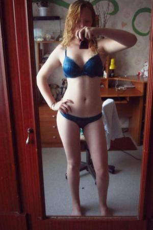 Проститутка и Индивидуалка Юля у метро Василеостровская в Питере