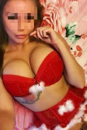 Проститутка Люда Мылышка у метро Шушары в Питере