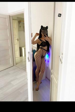 Проститутка и Индивидуалка Лера у метро Парк Победы СПб