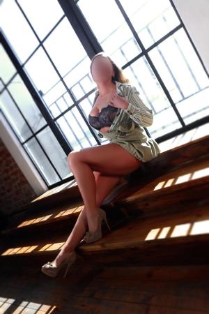 Проститутка и Индивидуалка Мира у метро Маяковская в Питере